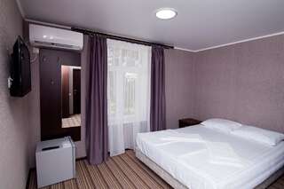 Отель Hotel Capri Сухум Улучшенный двухместный номер с 1 кроватью-1