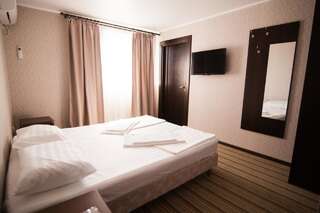 Отель Hotel Capri Сухум Улучшенный двухместный номер с 1 кроватью-2